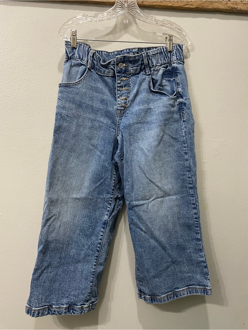 Maurice’s high waist capri gaucho jeans. Elastic waist size 14